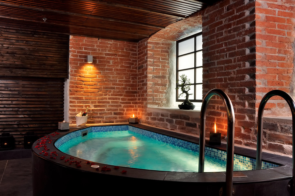 Piscină interioară de spa (imagine temporară)